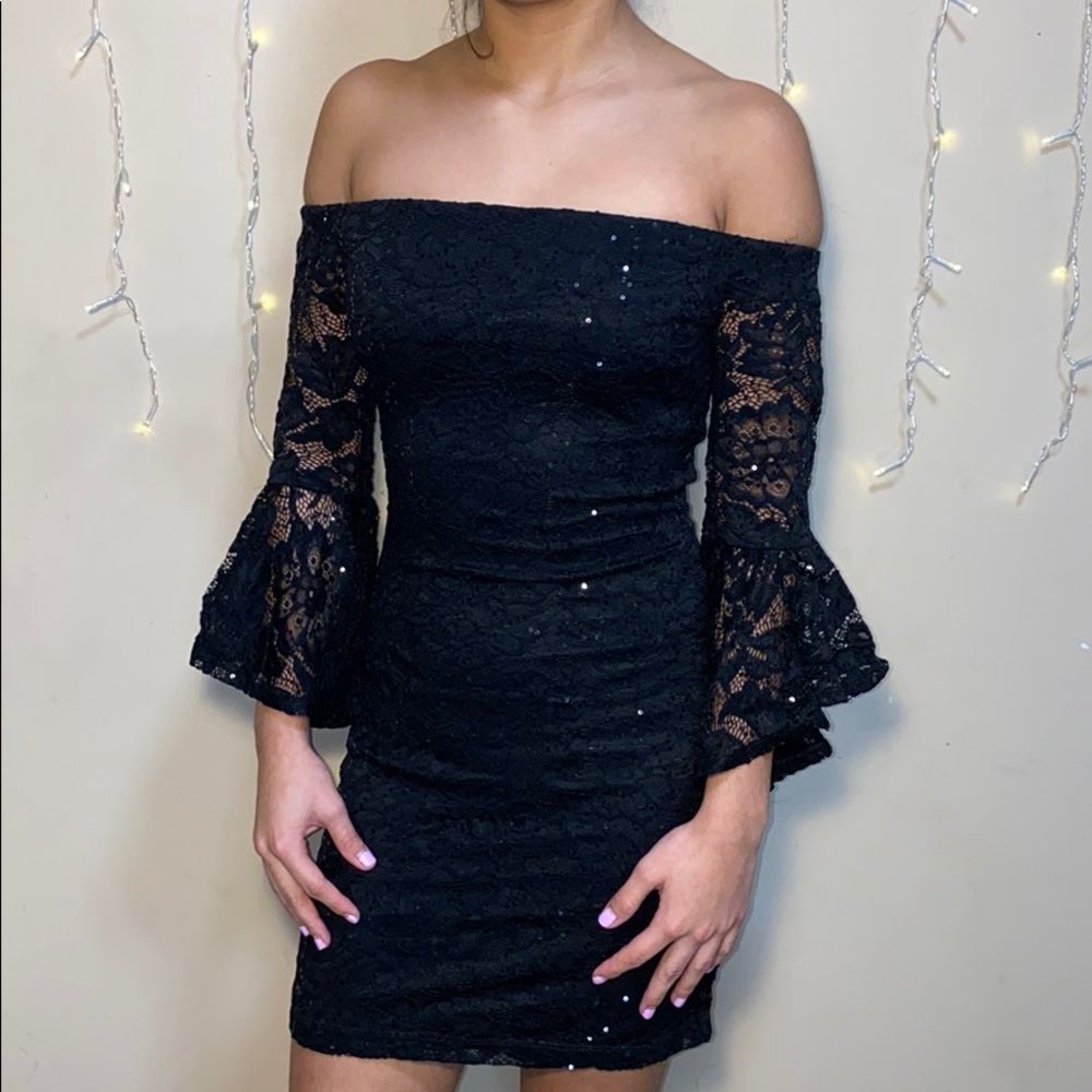 Teeze Me Juniors Off-The-Shoulder Sequin Lace